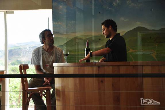 Conversando, aprendendo e degustando vinho na vinícola Estampa, no Valle de Colchagua, região de Santa Cruz, ao sul de Santiago, no Chile